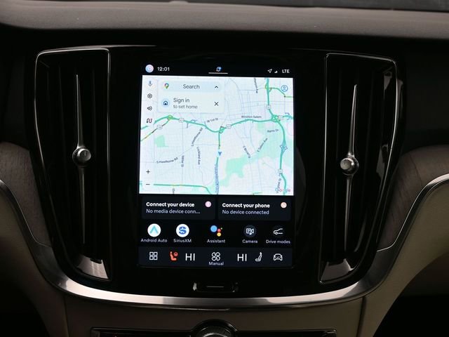 Used 2023 Volvo V60 B5 Cross Country Plus image 13