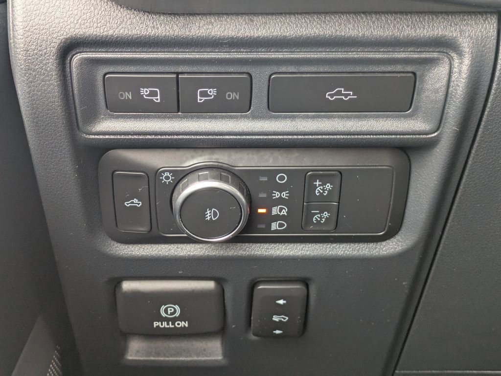 Used 2022 Ford F150 Lariat w/ Equipment Group 502A High image 27
