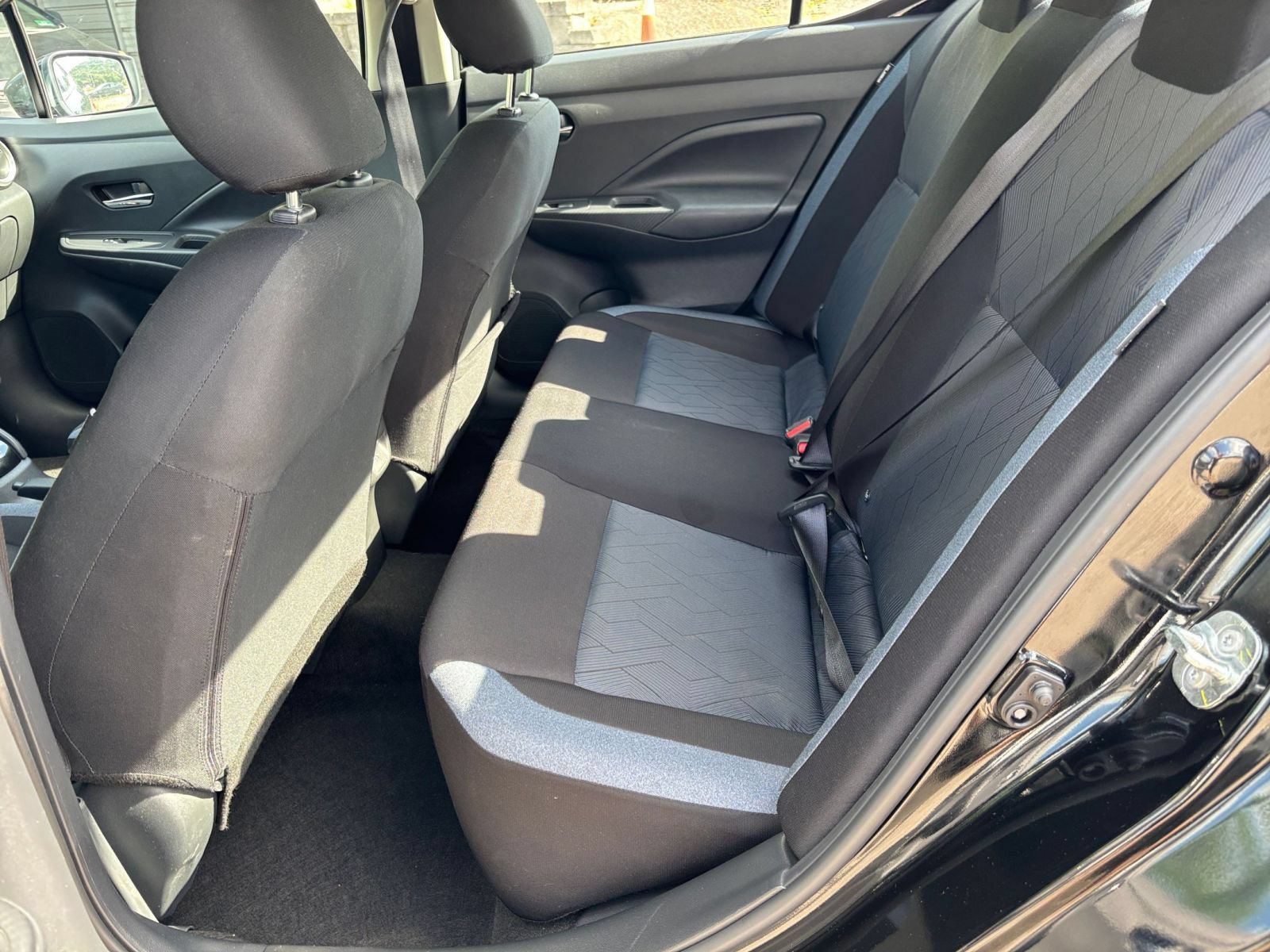 Used 2025 Nissan Versa SV FWD image 22