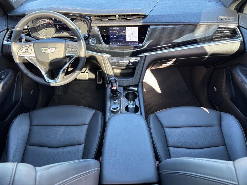Used 2024 Cadillac XT6 Sport w/ Technology Package image 12