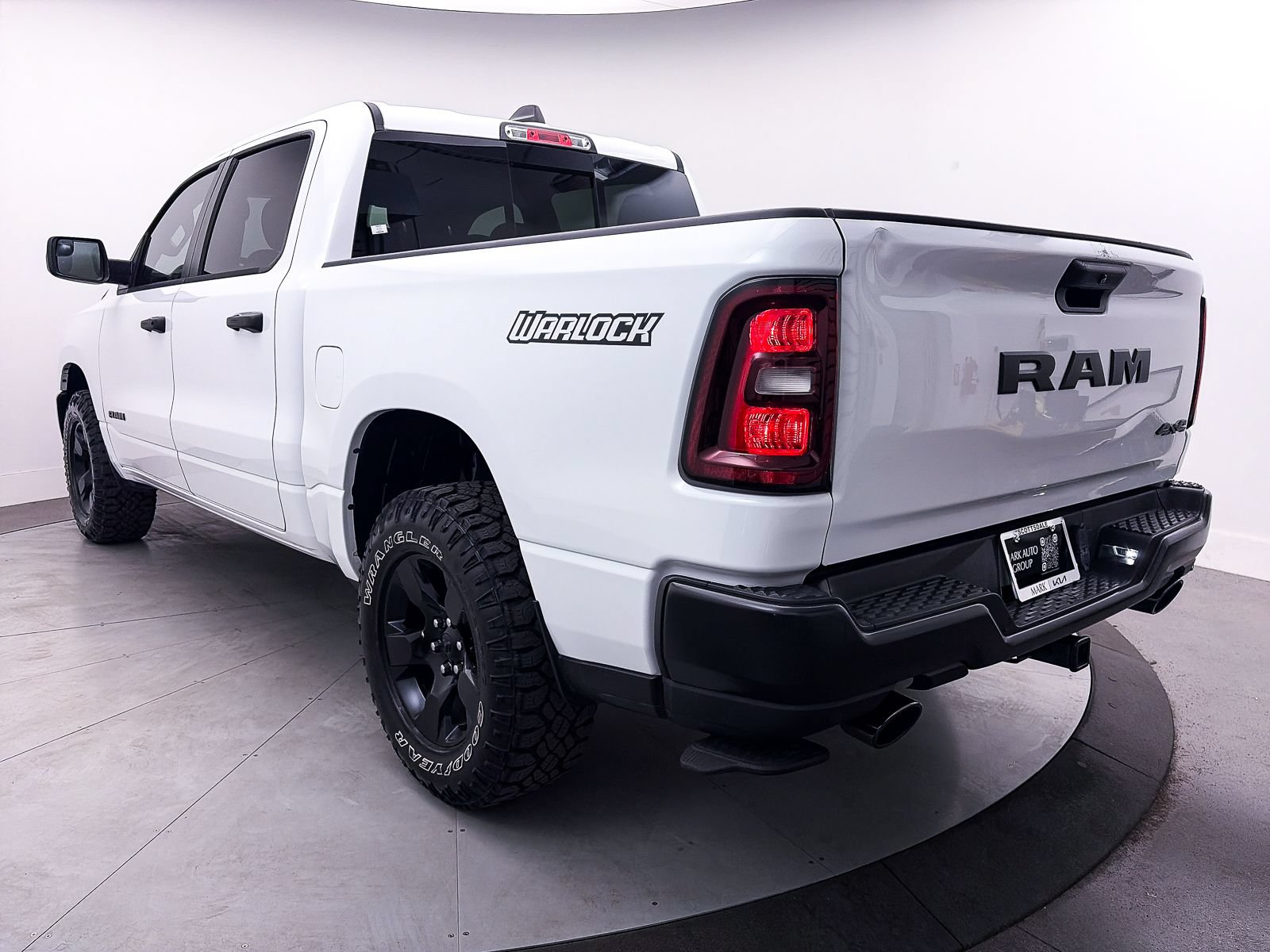 Used 2025 RAM 1500 Warlock AWD/4WD image 11