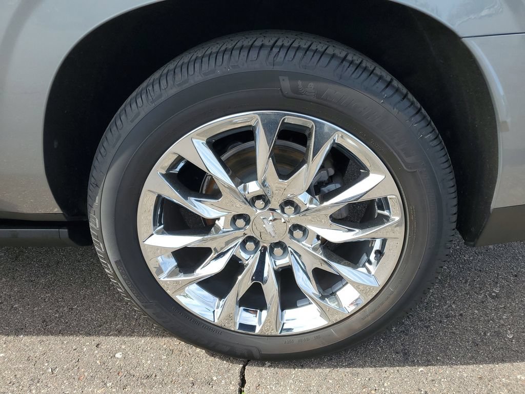 Certified 2023 Chevrolet Suburban High Country AWD/4WD image 38