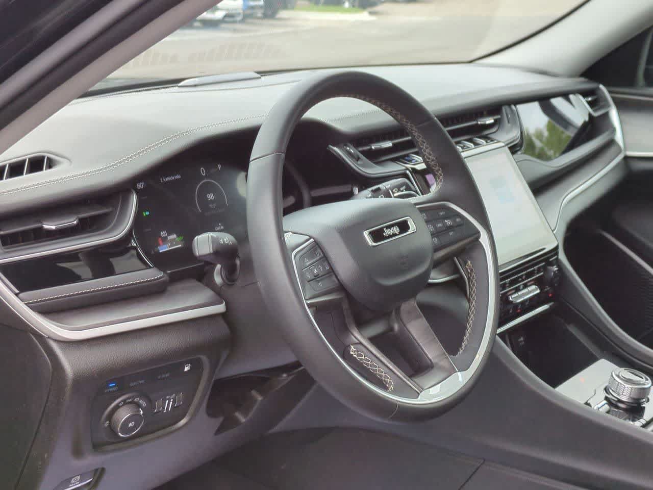 Used 2024 Jeep Grand Cherokee Limited 4xe AWD/4WD image 2