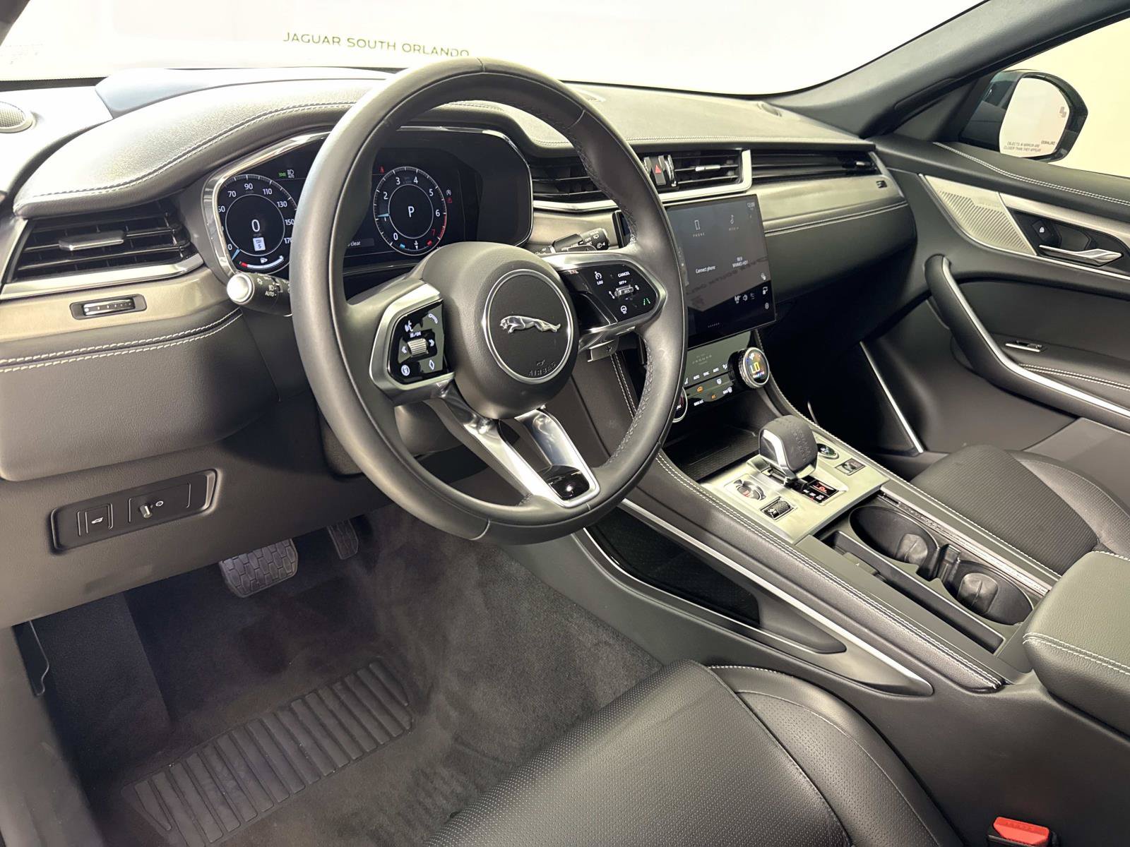 Certified 2026 Jaguar F-PACE R-Dynamic S AWD/4WD image 22