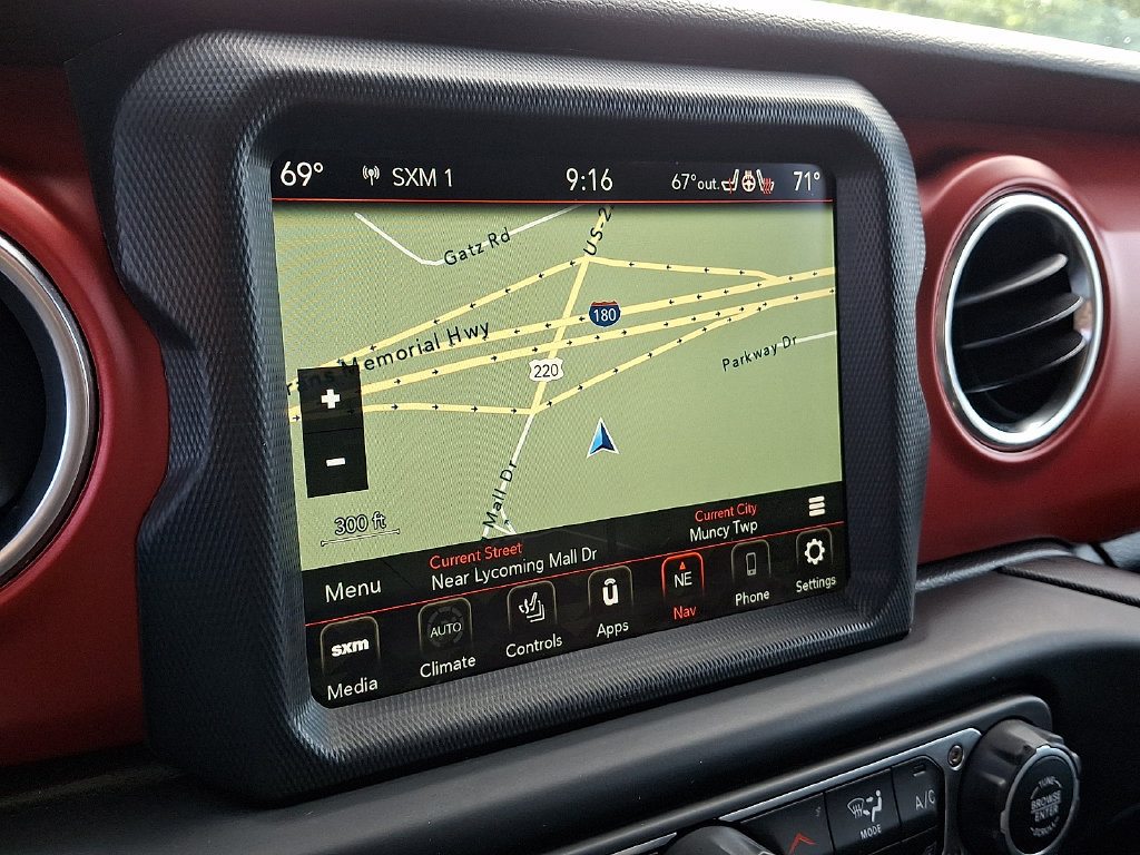 Used 2023 Jeep Gladiator Rubicon w/ Cold Weather Group AWD/4WD image 3