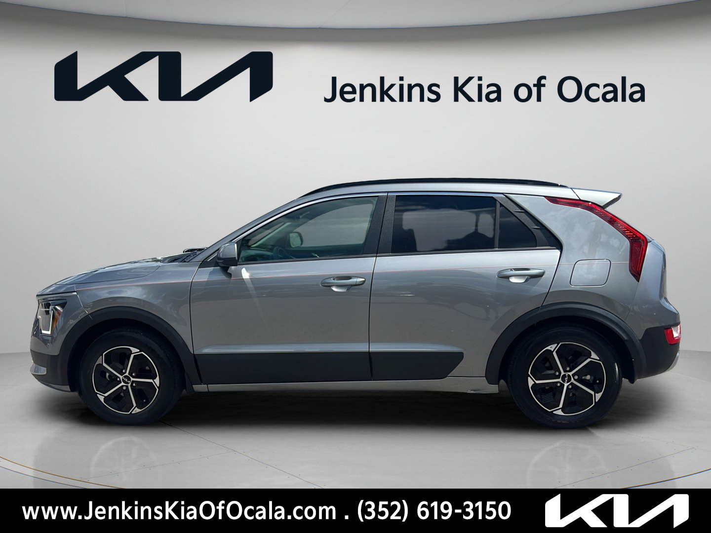 Certified 2024 Kia Niro LX FWD image 6