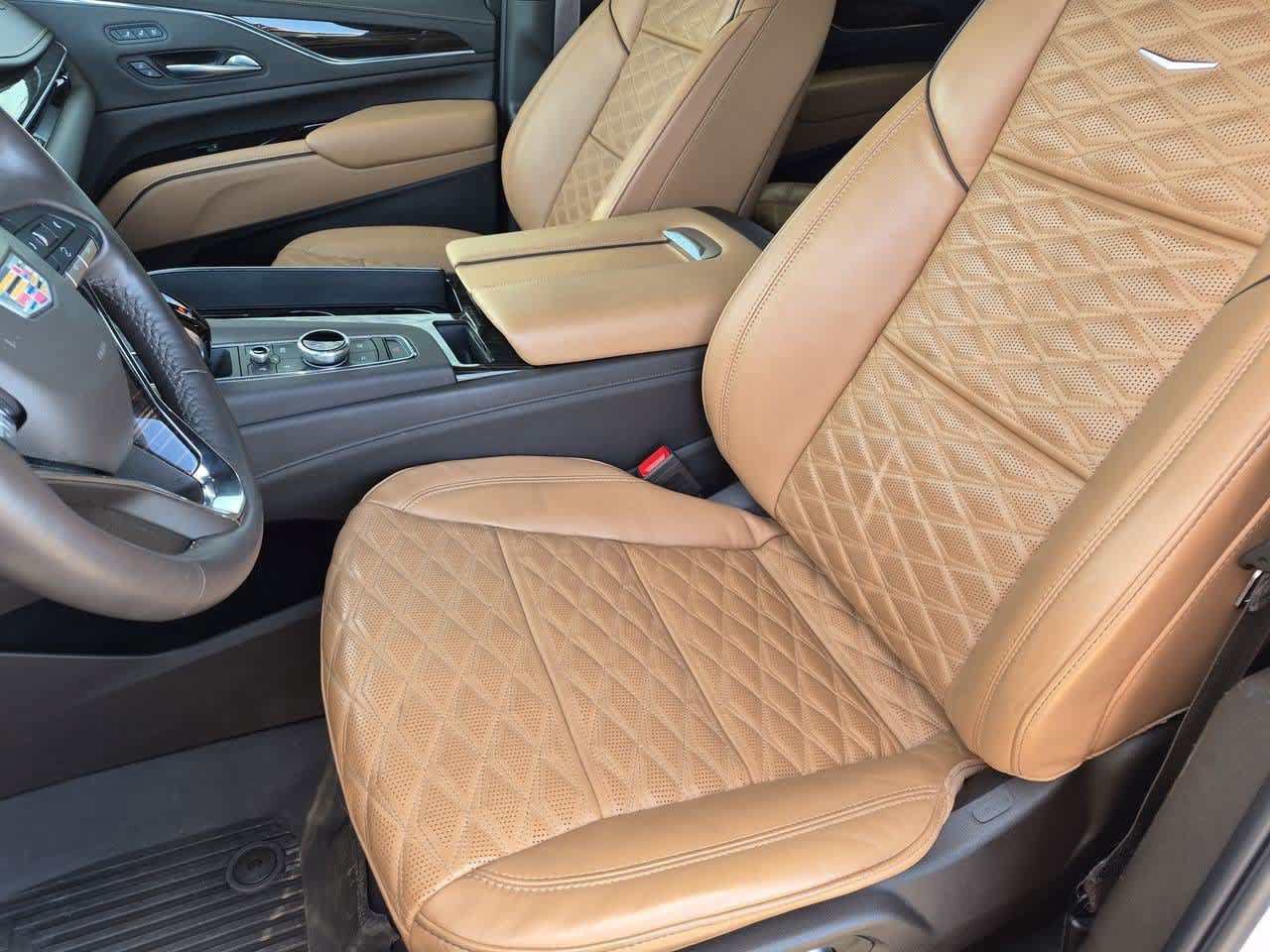 Used 2024 Cadillac Escalade ESV Sport w/ LPO, ONYX Package AWD/4WD image 16
