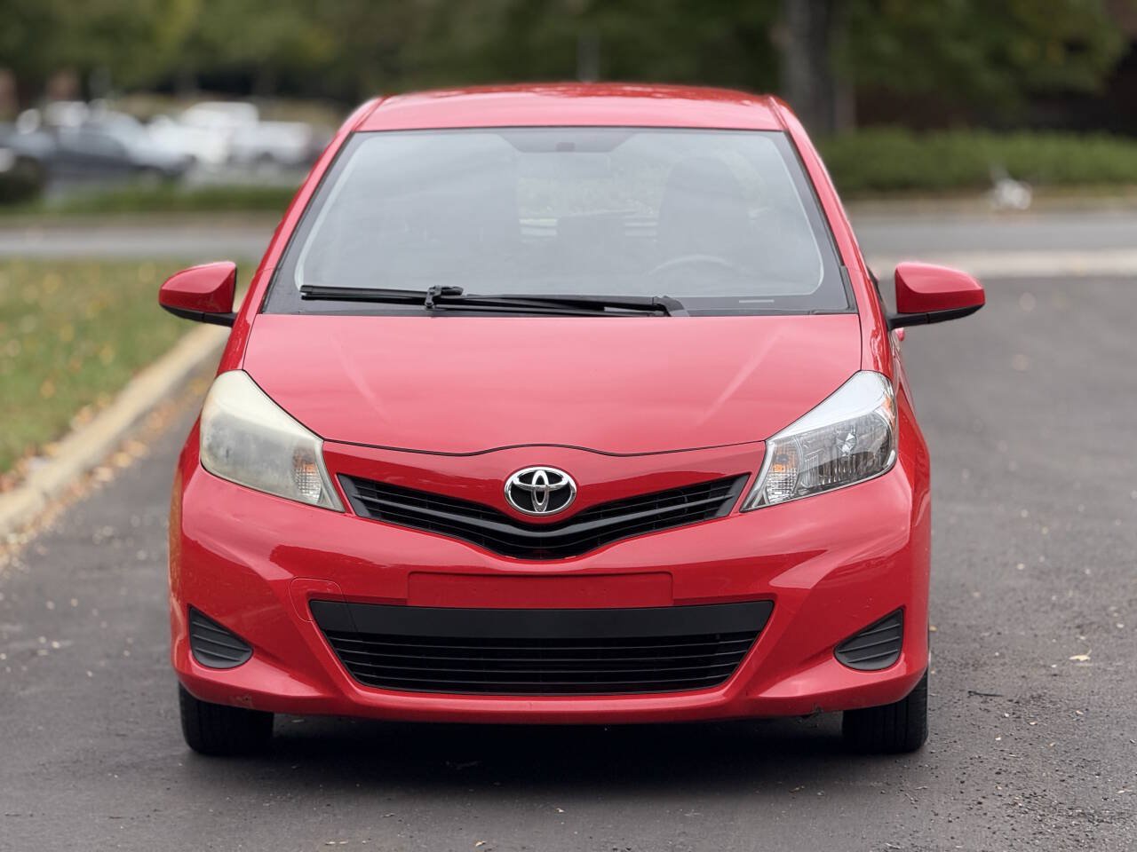 Used 2014 Toyota Yaris LE FWD image 4