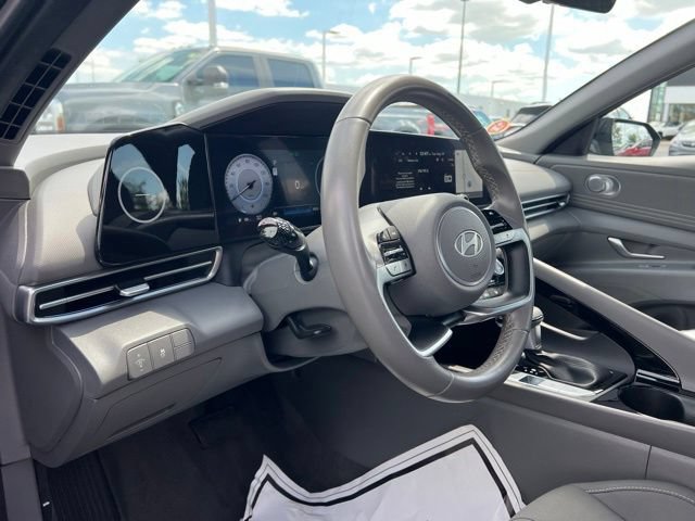 Used 2025 Hyundai Elantra SEL FWD image 9