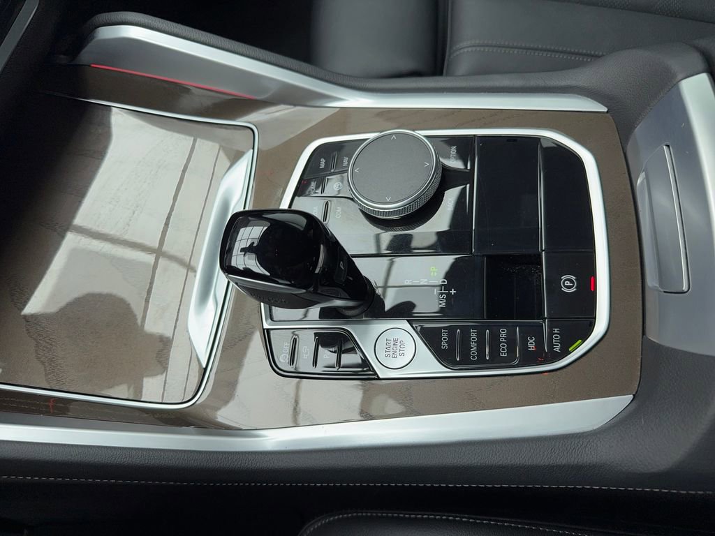 Used 2022 BMW X6 xDrive40i w/ M Sport Package image 32