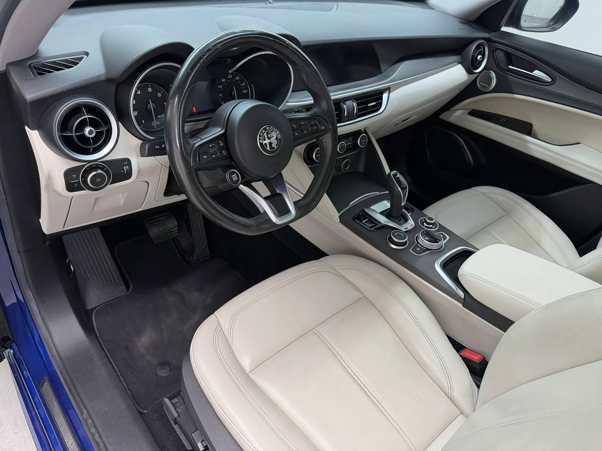 Used 2020 Alfa Romeo Stelvio Ti w/ Nero Edizione AWD/4WD image 9