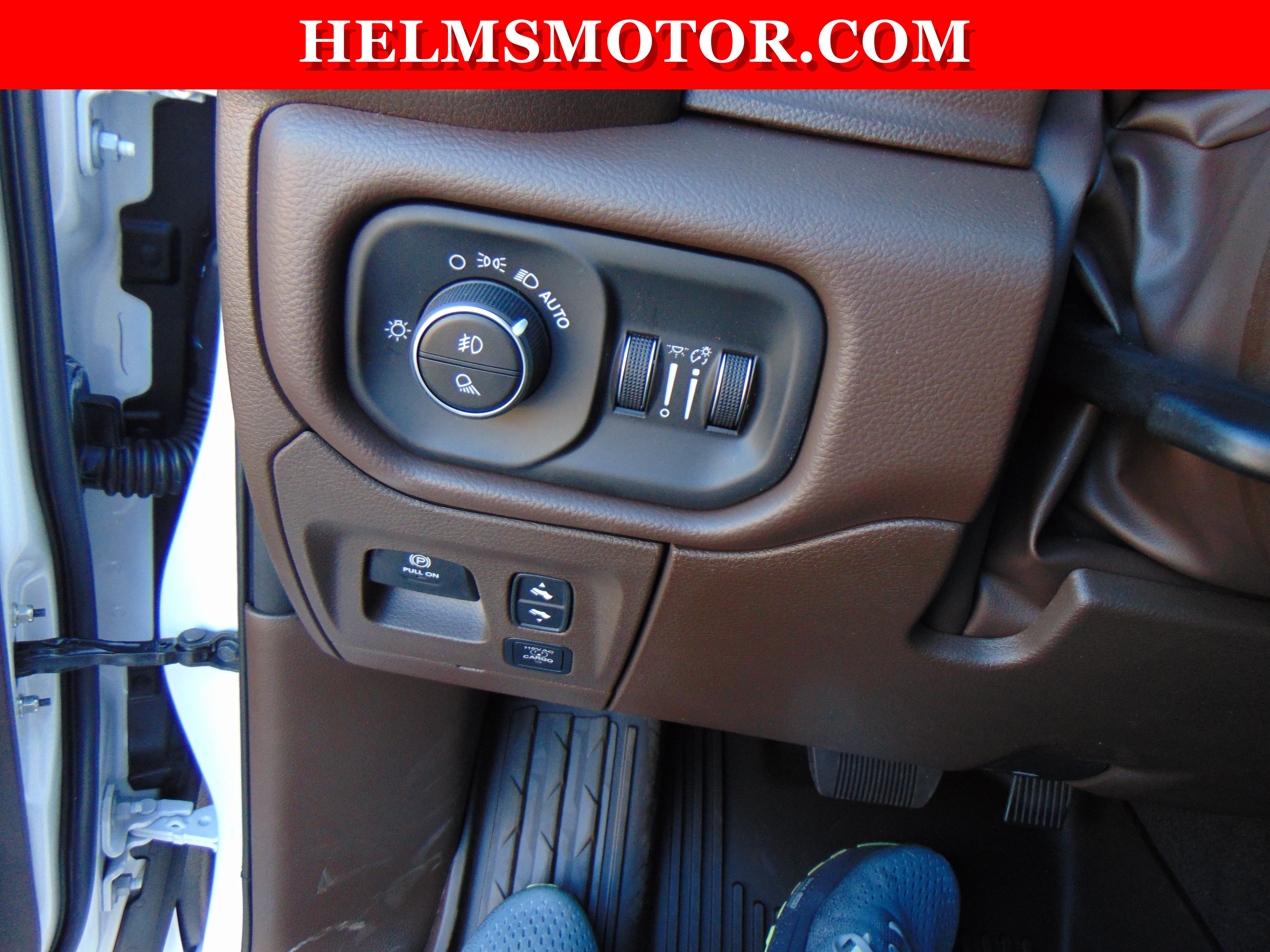 New 2026 RAM 1500 Laramie AWD/4WD image 22
