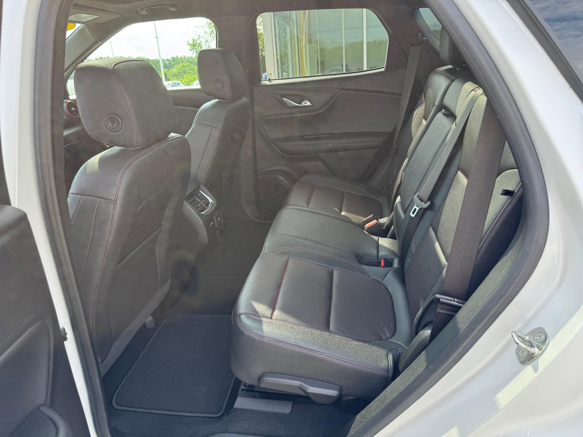 Certified 2023 Chevrolet Blazer RS w/ Driver Confidence II Package image 22