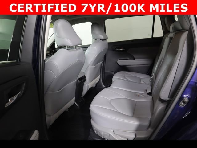 Used 2021 Toyota Highlander XLE image 17