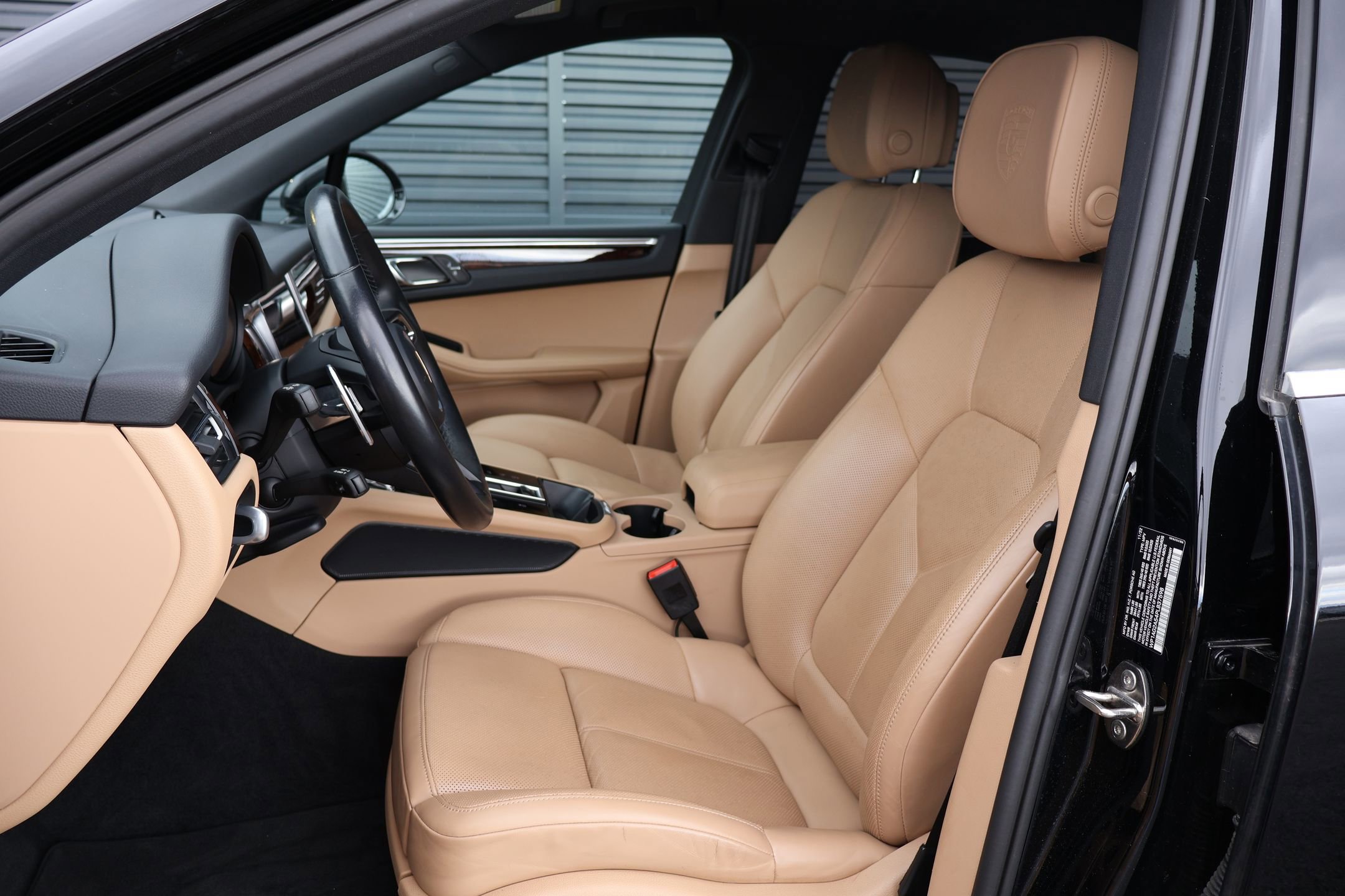 Certified 2023 Porsche Macan S image 5