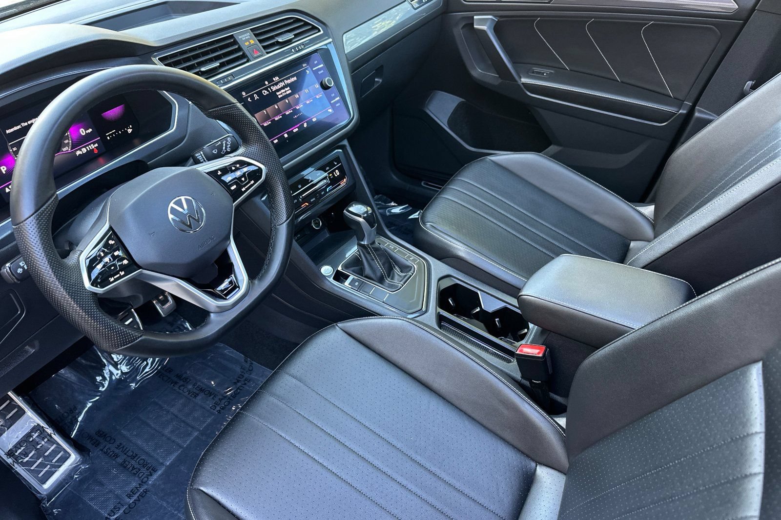 Used 2022 Volkswagen Tiguan SE R-Line FWD image 9