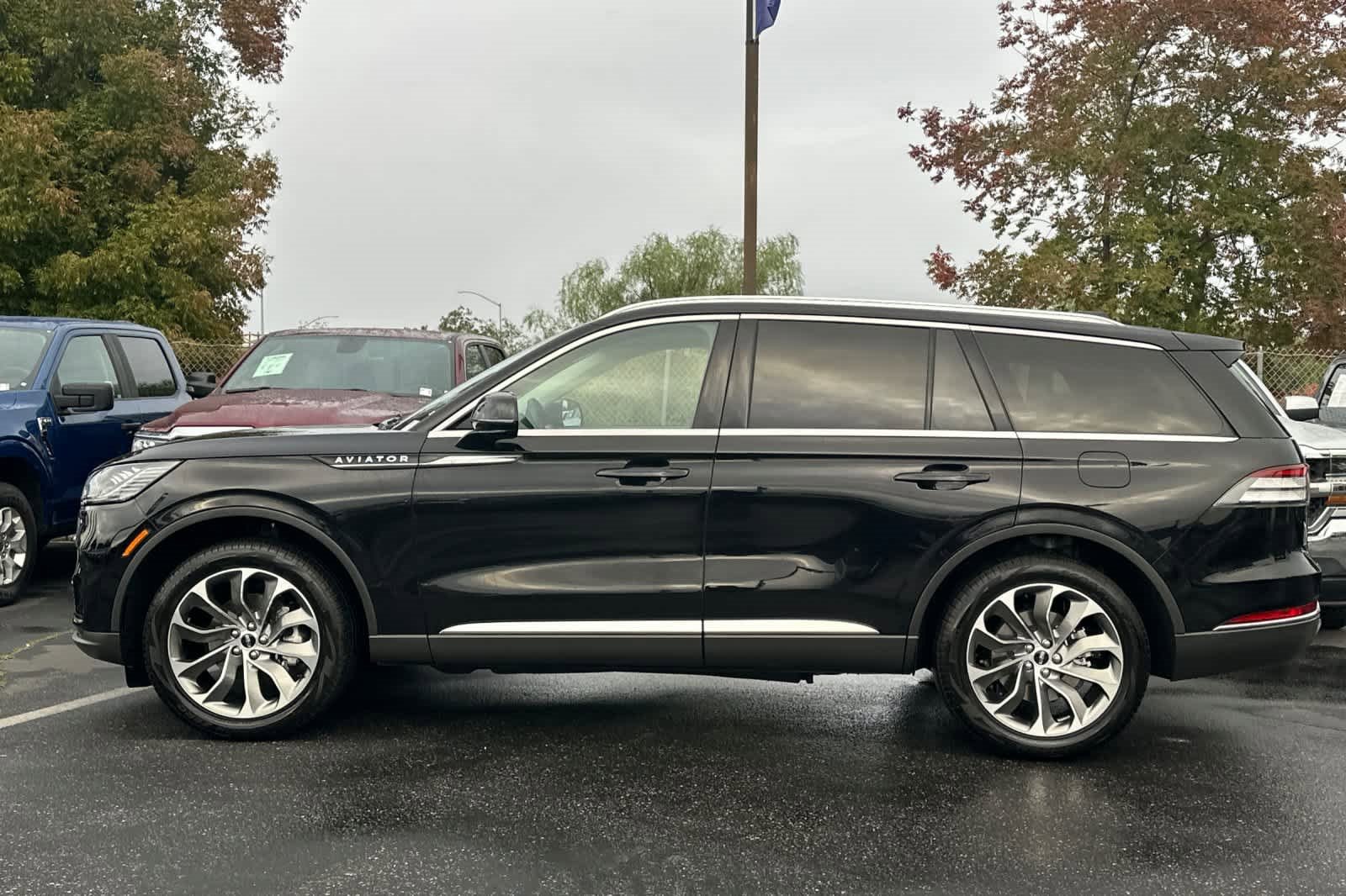 Used 2025 Lincoln Aviator Reserve image 5