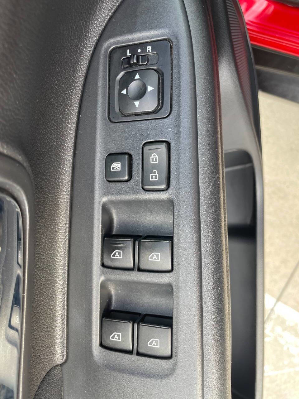 Used 2020 Mitsubishi Outlander SE image 30