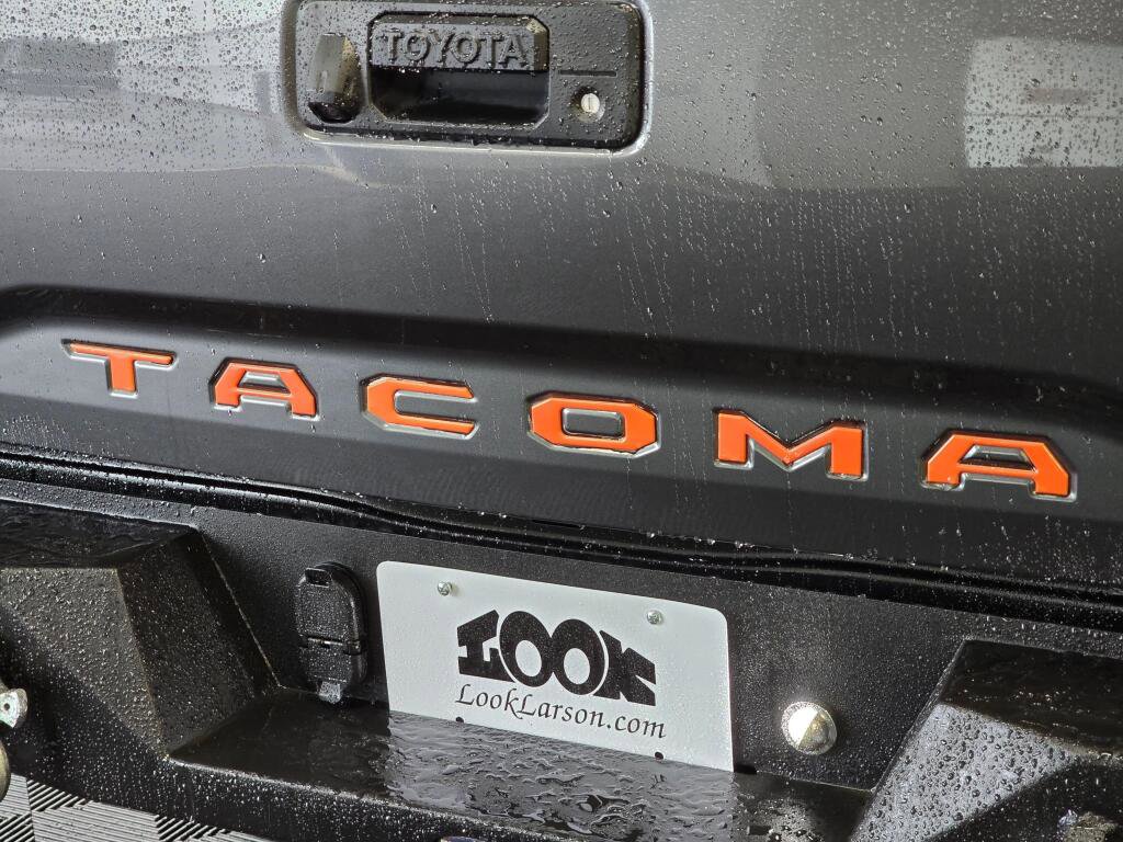 Used 2019 Toyota Tacoma TRD Sport image 3