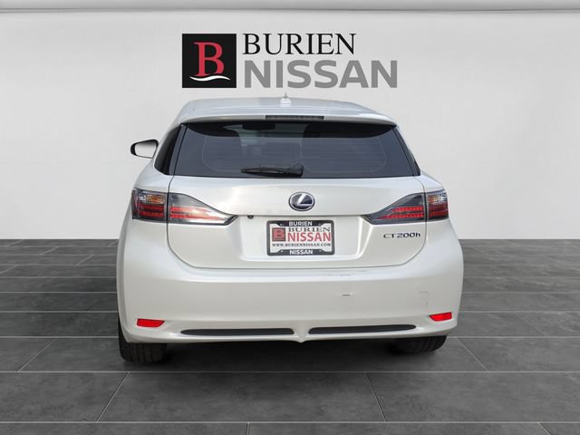 Used 2013 Lexus CT 200h w/ Premium Pkg w/Navigation FWD image 4