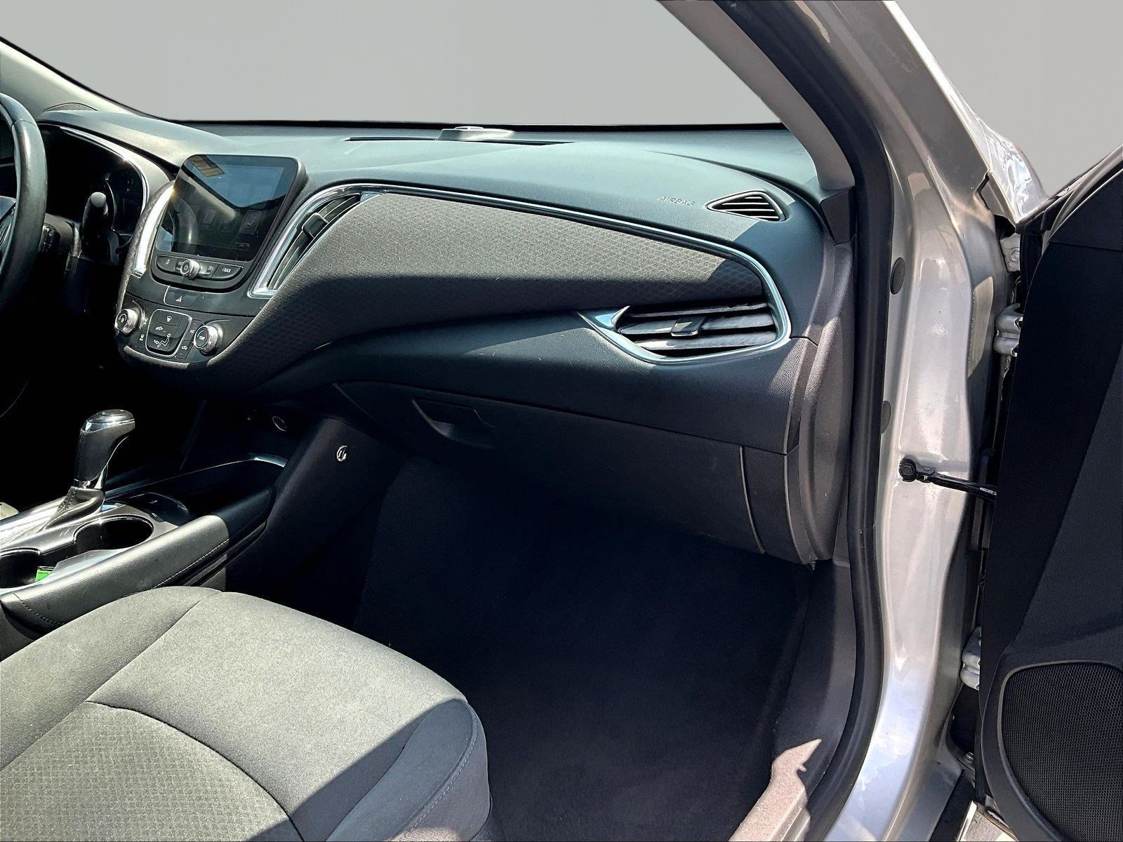 Used 2016 Chevrolet Malibu LT FWD image 26