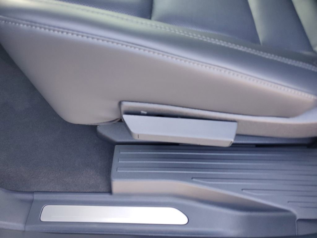 New 2025 Lincoln Navigator L Reserve w/ Jet Appearance Package image 12