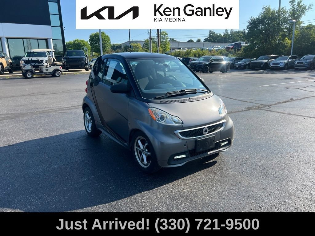 Used 2015 smart fortwo pure RWD image 3