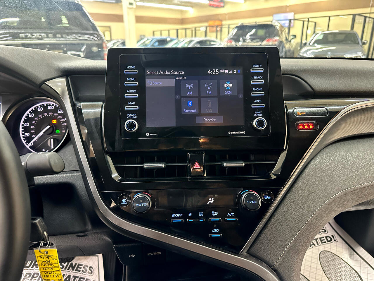 Used 2023 Toyota Camry SE image 25