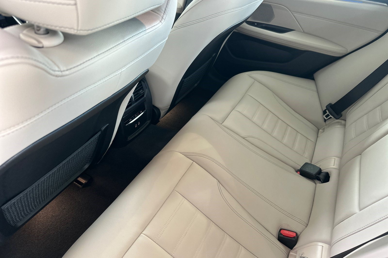 Certified 2024 BMW i4 eDrive35 w/ Premium Package RWD image 15