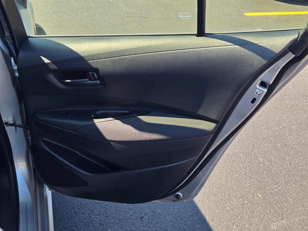 Used 2022 Toyota Corolla LE w/ Carpet Mat Package (TMS) FWD image 11