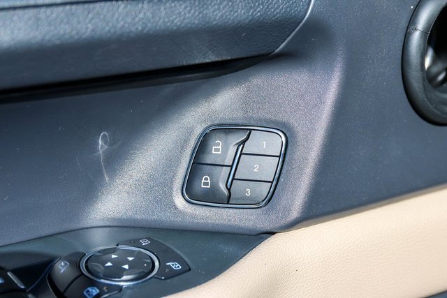 Used 2024 Ford Expedition Limited image 14