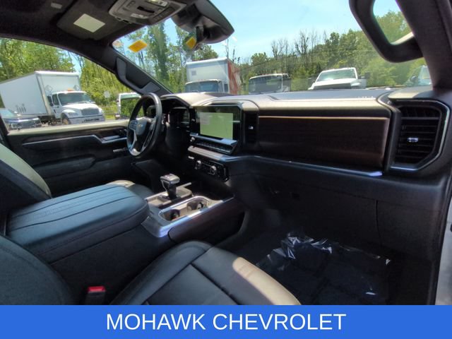 Certified 2024 Chevrolet Silverado 1500 High Country w/ Technology Package AWD/4WD image 37