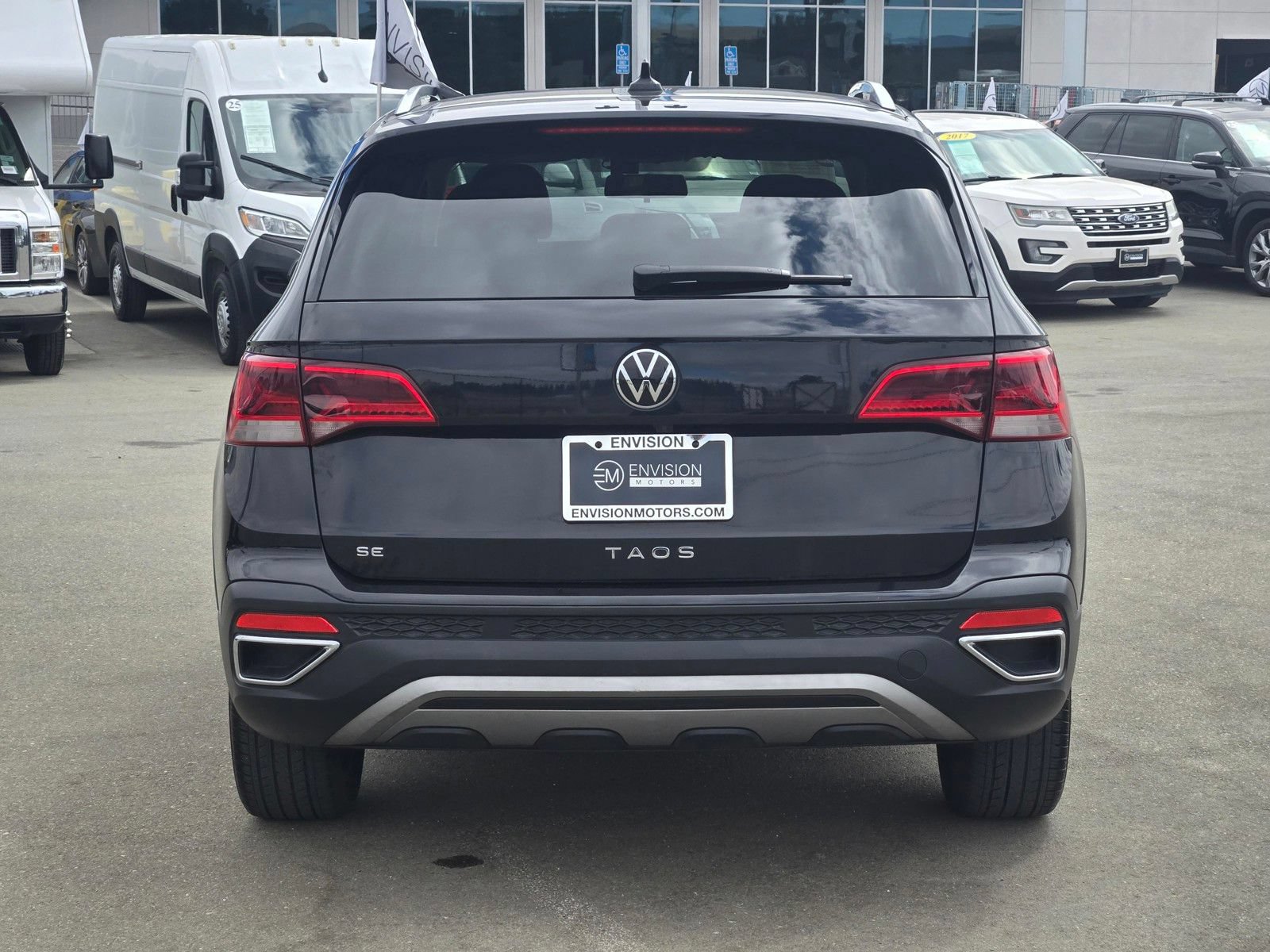 Used 2022 Volkswagen Taos SE FWD image 6