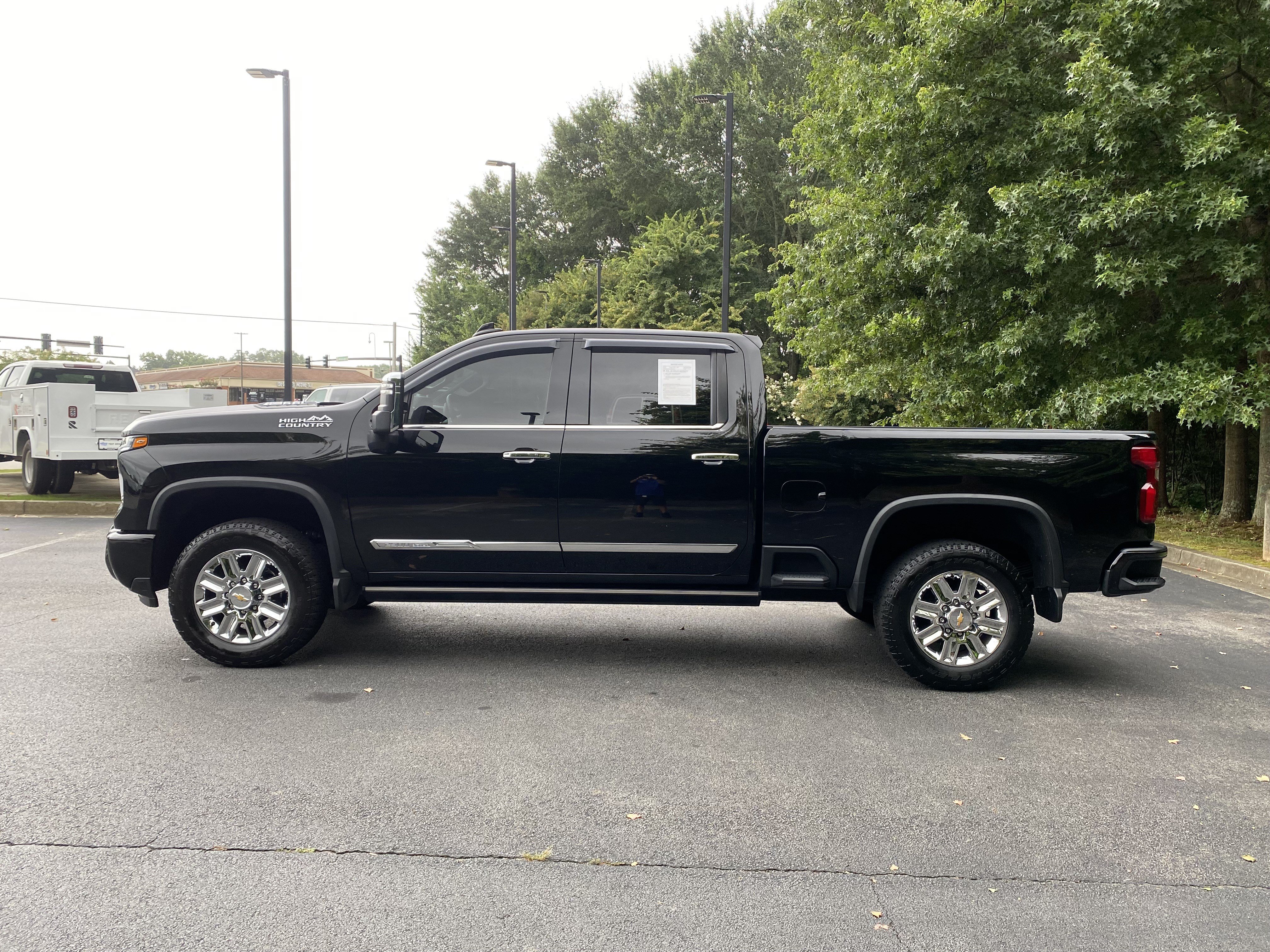 Used 2024 Chevrolet Silverado 2500 High Country w/ High Country Premium Package AWD/4WD image 6
