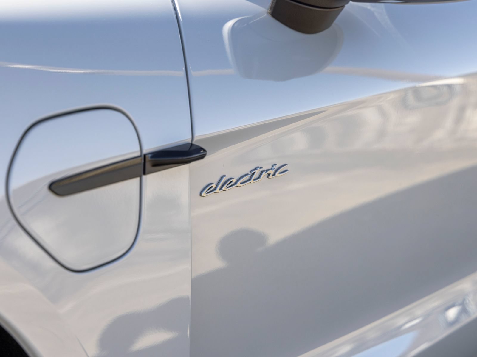 New 2026 Porsche Taycan AWD/4WD image 18