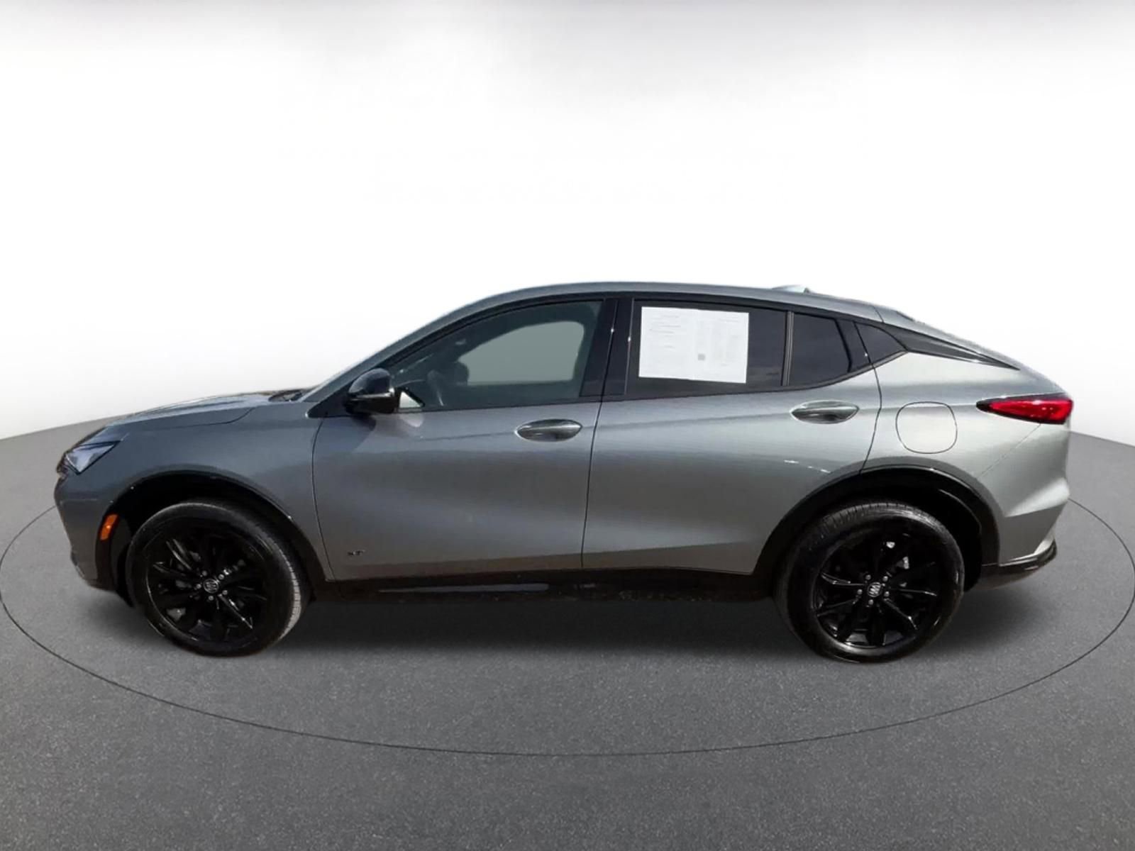 Used 2025 Buick Envista Sport Touring image 9