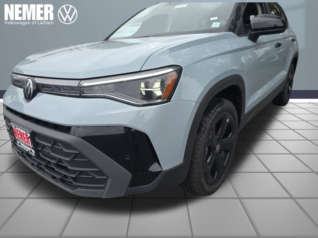 New 2025 Volkswagen Taos SE