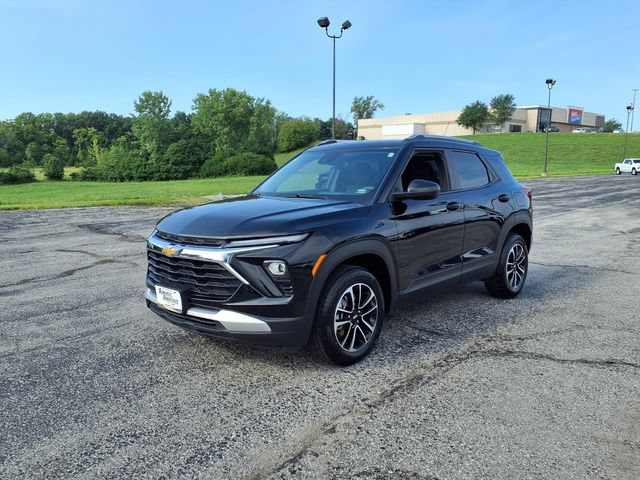 Used 2025 Chevrolet TrailBlazer LT AWD/4WD image 11