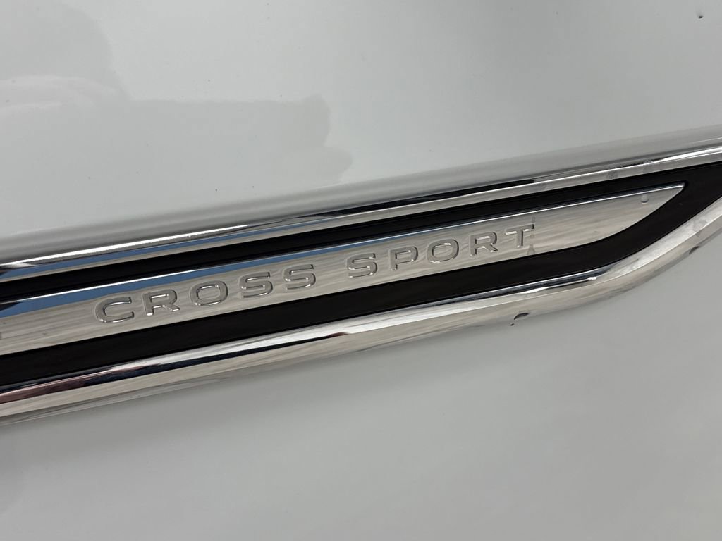 Used 2025 Volkswagen Atlas Cross Sport SE image 33