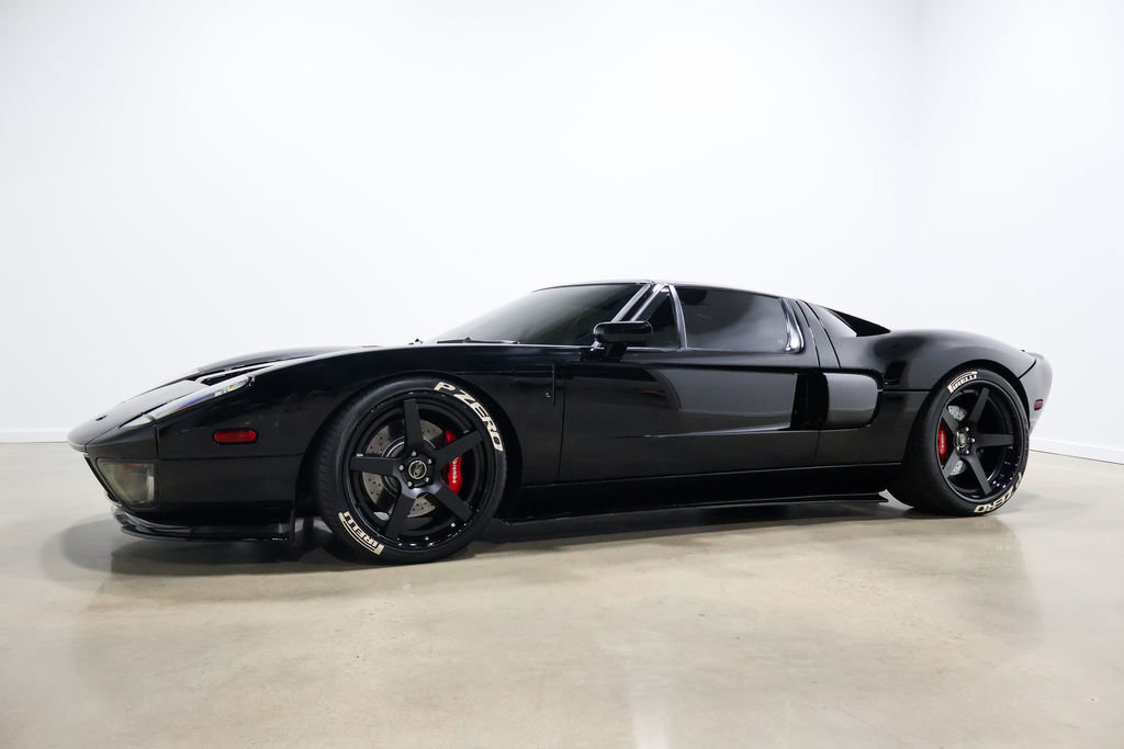 Used 2006 Ford GT RWD image 12