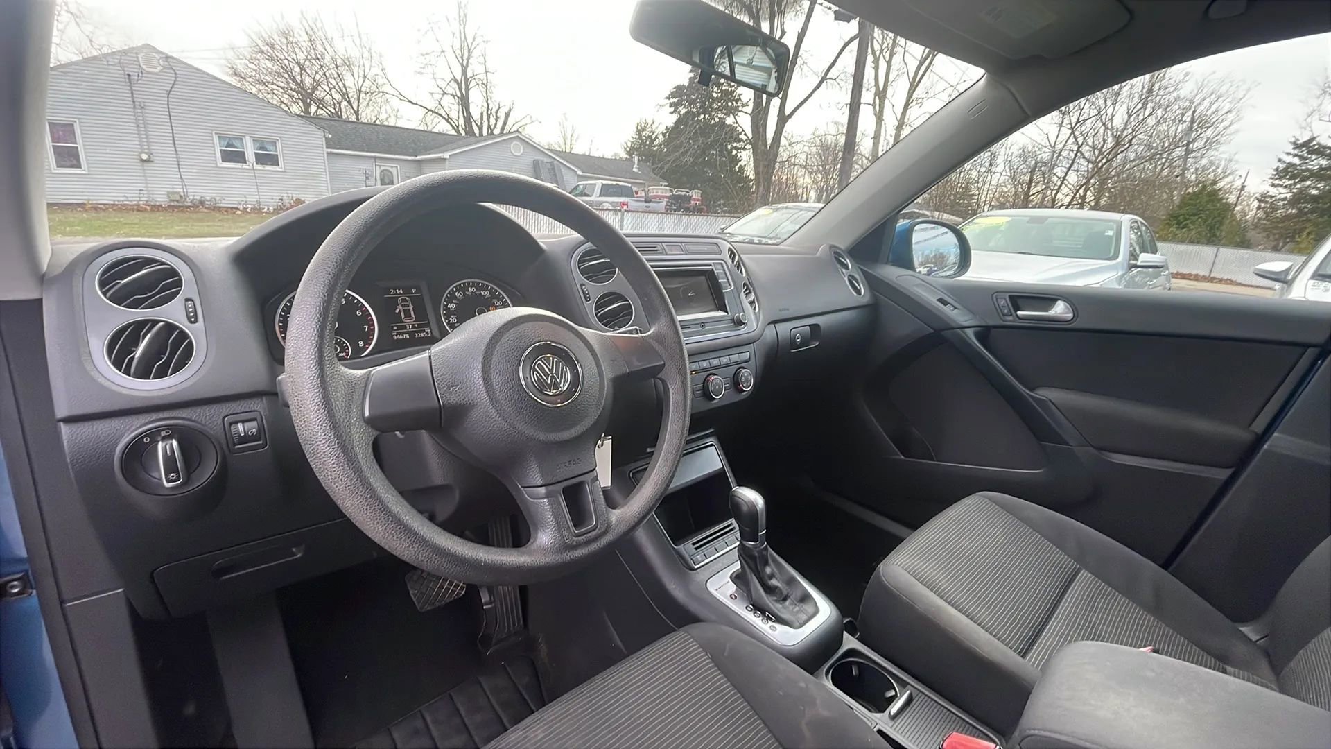 Used 2017 Volkswagen Tiguan Limited w/ Alloy Wheels Package image 14