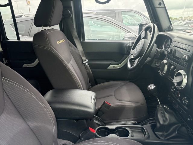 Used 2014 Jeep Wrangler Unlimited Sahara w/ Connectivity Group AWD/4WD image 8