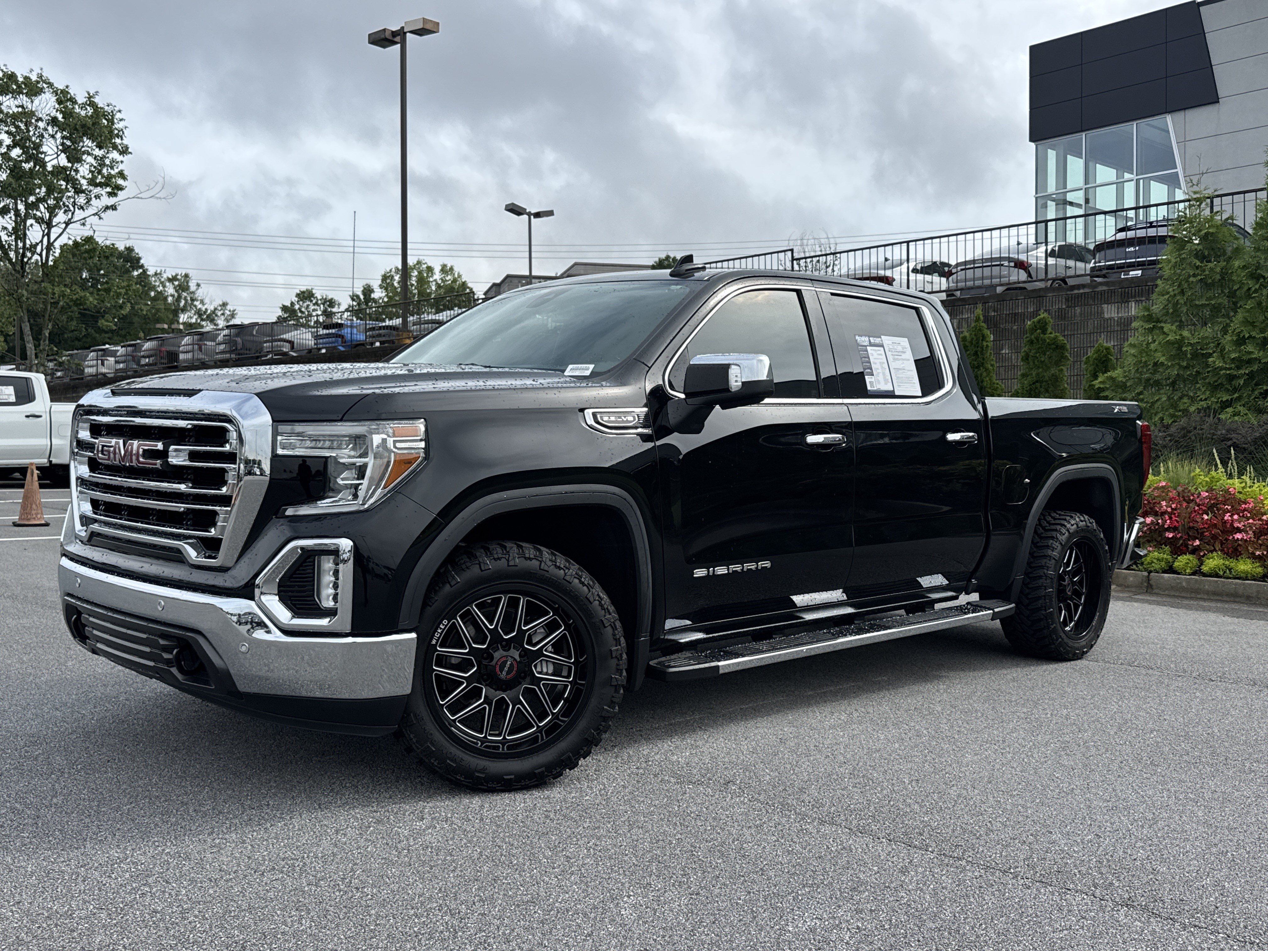 Used 2020 GMC Sierra 1500 SLT w/ SLT Premium Plus Package AWD/4WD image 5