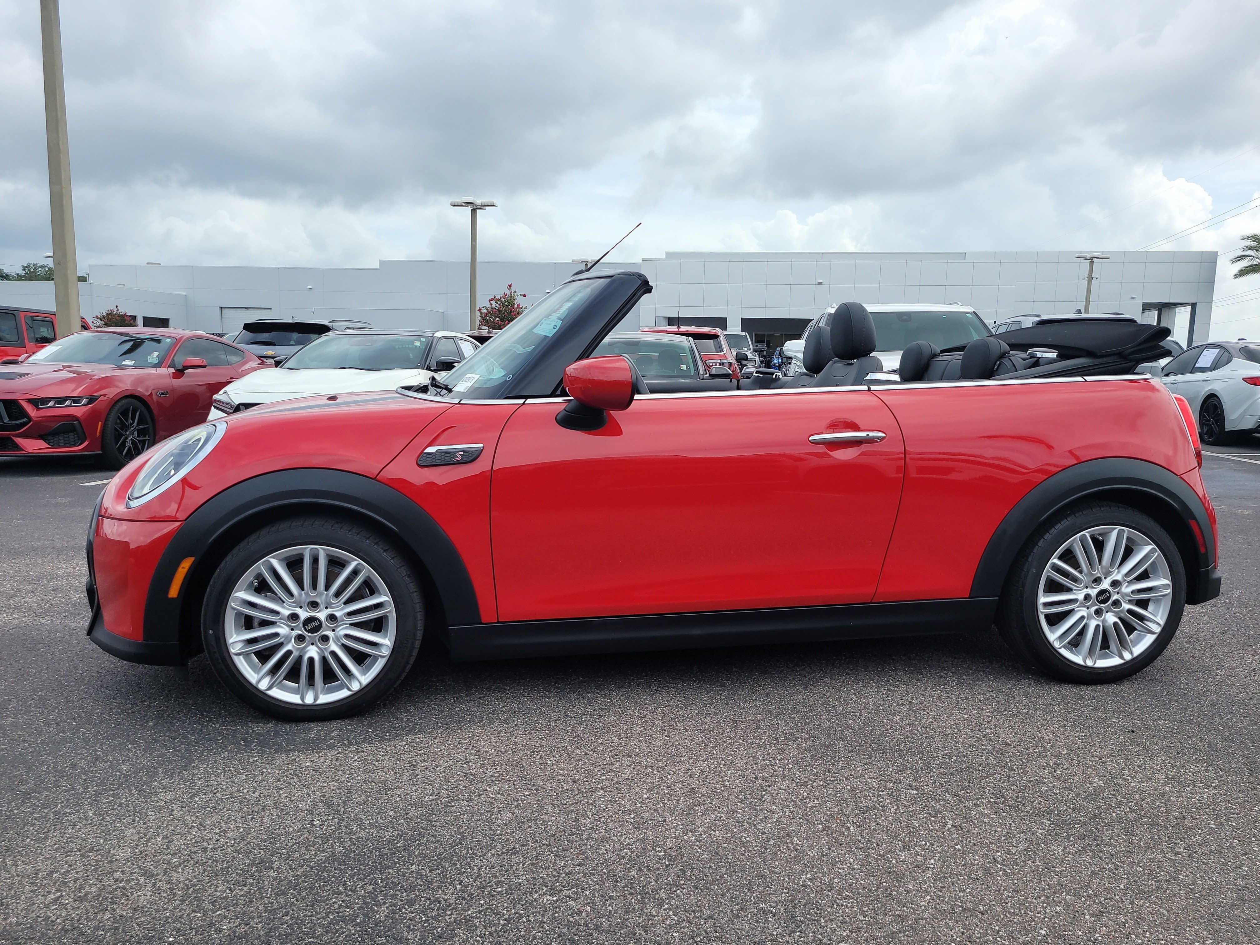 Used 2022 MINI Cooper S FWD image 8