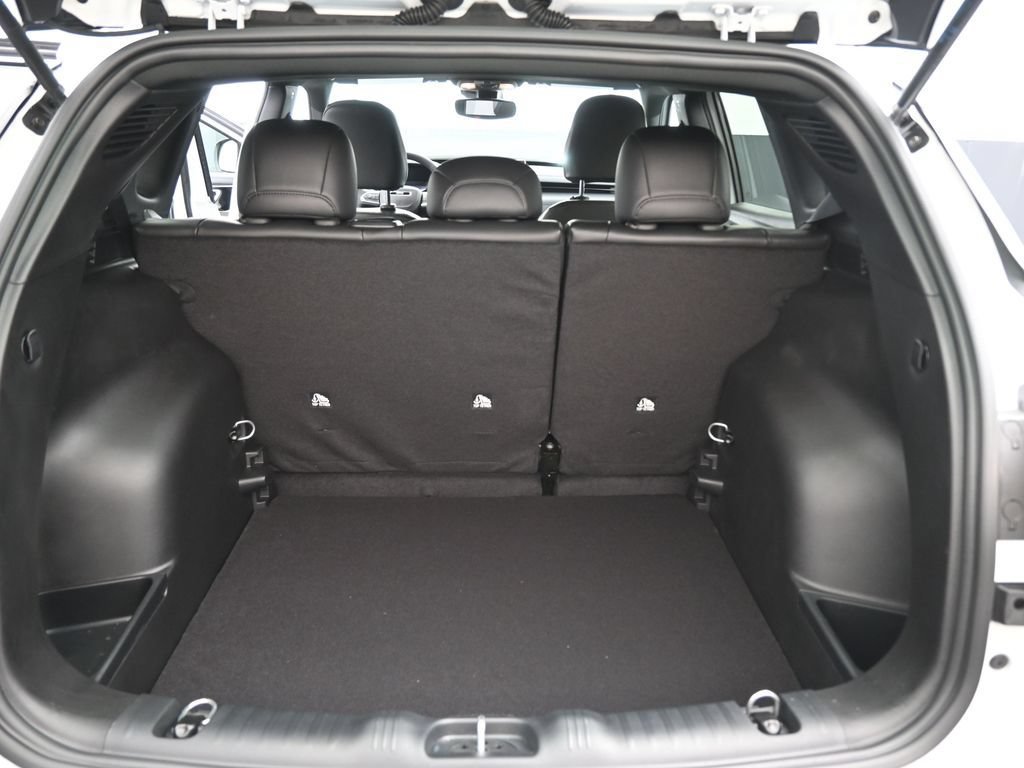 New 2026 Jeep Compass Latitude AWD/4WD image 10
