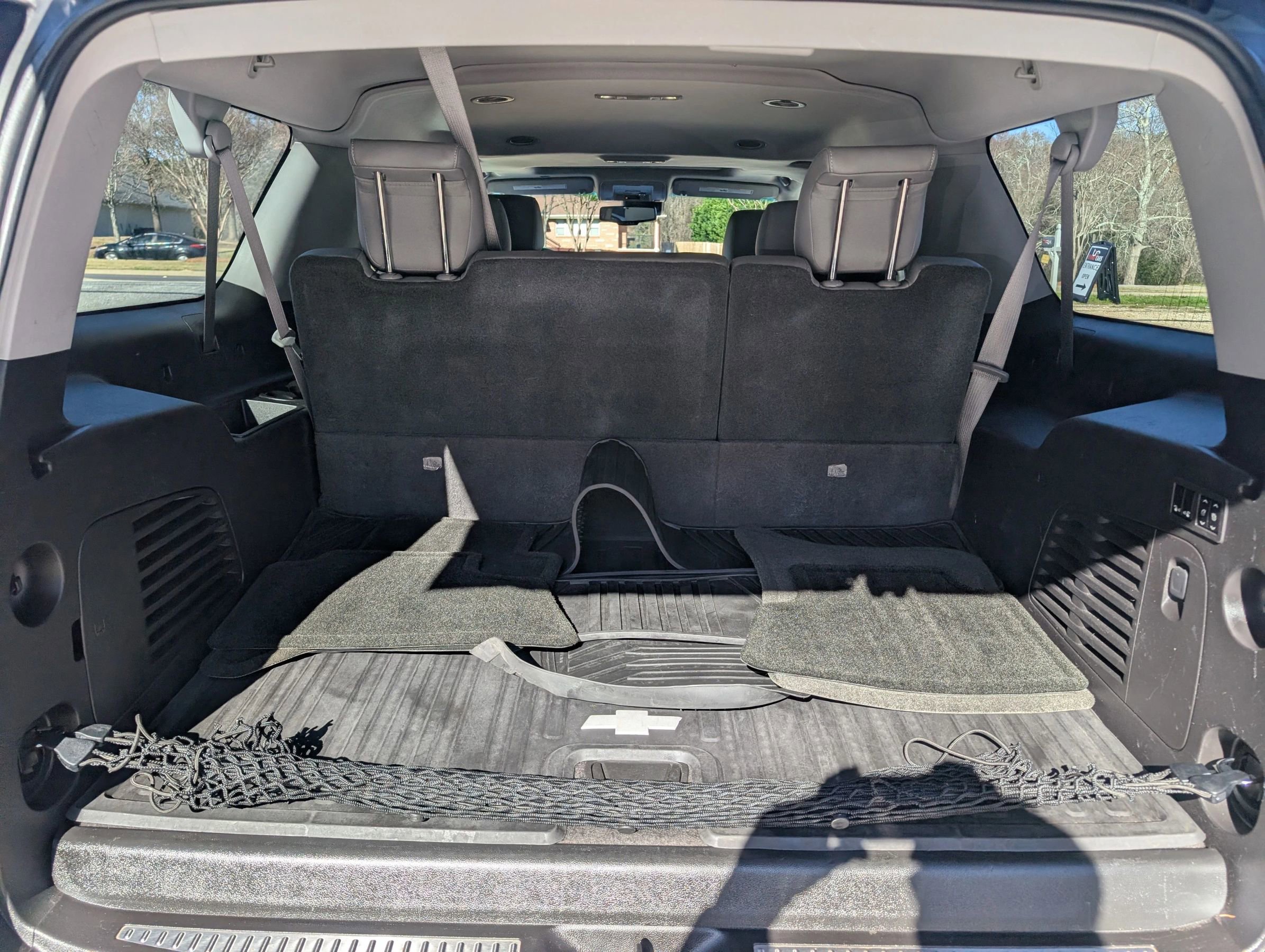 Used 2016 Chevrolet Suburban LT w/ Luxury Package AWD/4WD image 6