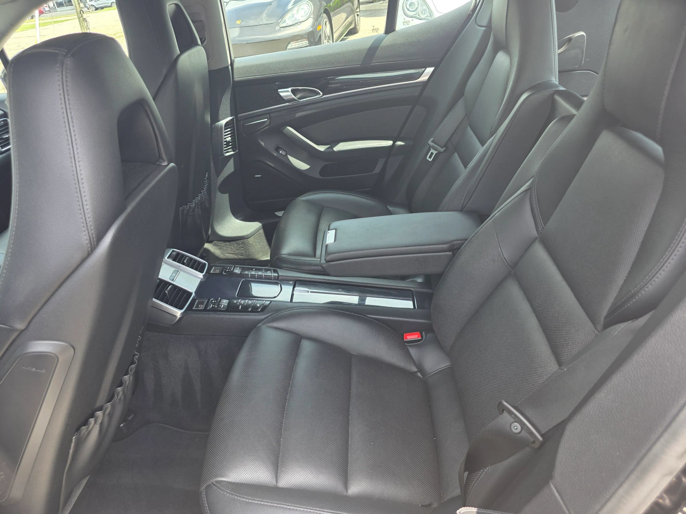 Used 2015 Porsche Panamera 4 AWD/4WD image 22
