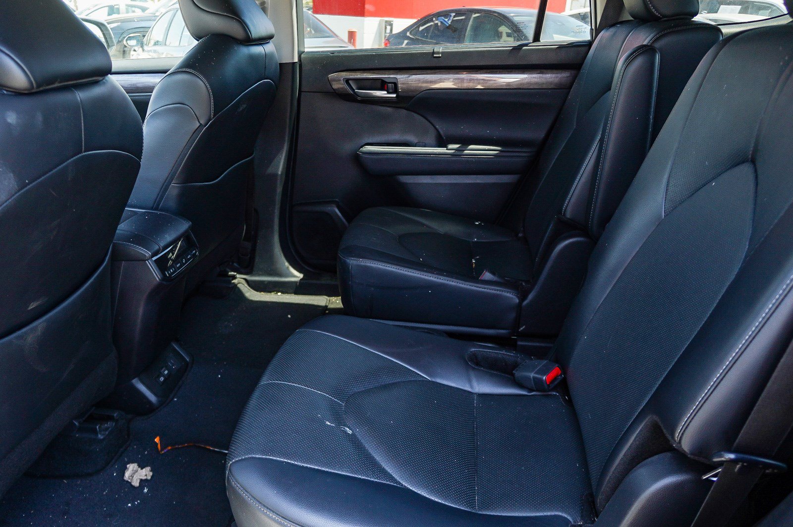 Certified 2024 Toyota Highlander Limited FWD image 20