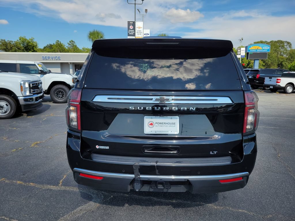 Used 2024 Chevrolet Suburban LT RWD image 4