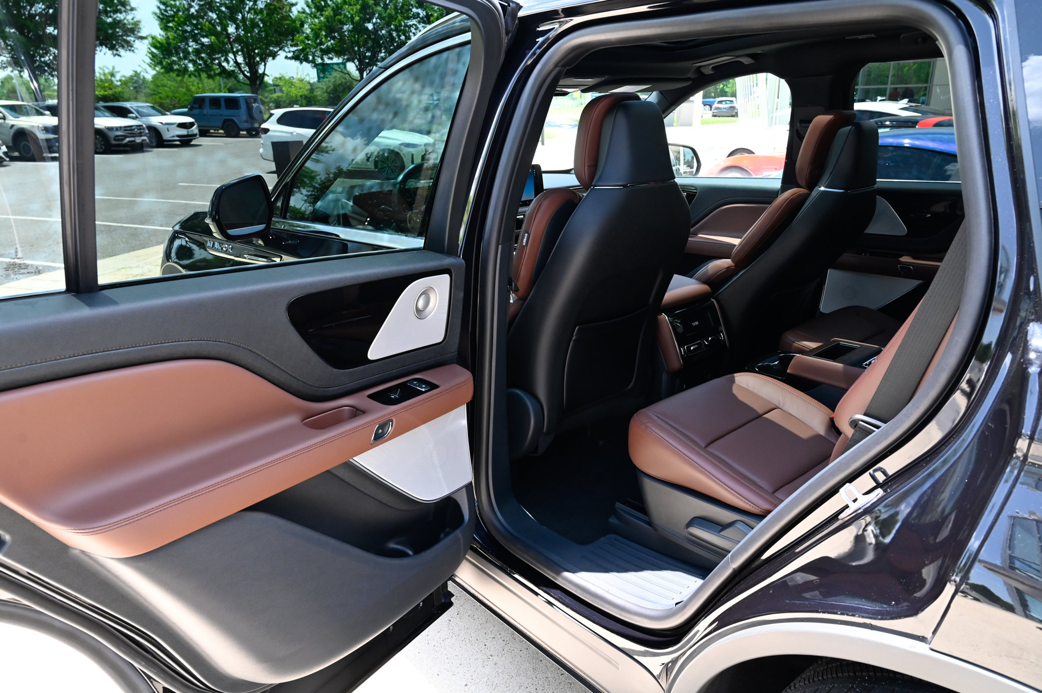 Used 2026 Lincoln Aviator Reserve AWD/4WD image 36